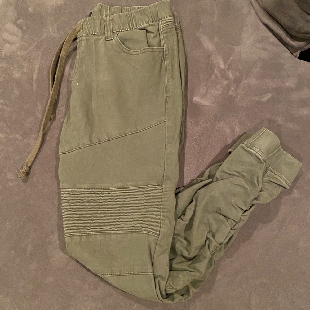🤪5/$25 Rue 21 Wmn’s olive skinny jeans